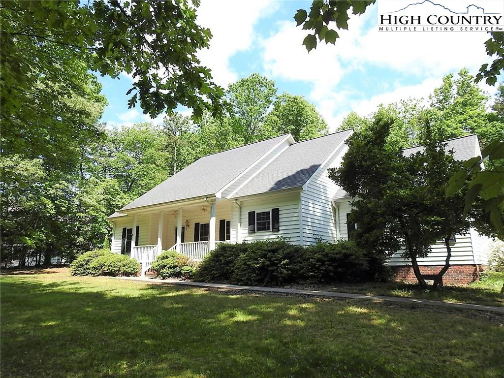 Image number 1 for the current listing
