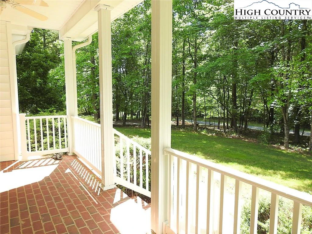 Image number 22 for the current listing