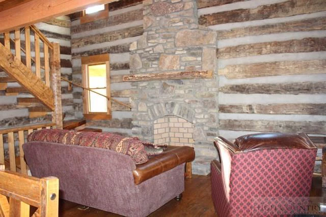 Image number 16 for the current listing