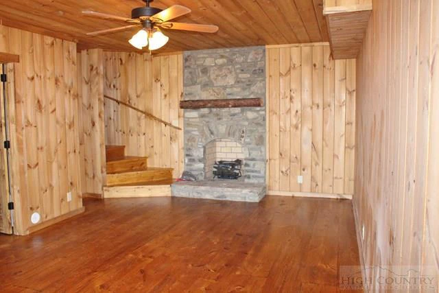 Image number 14 for the current listing
