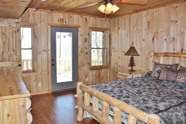 Image number 12 for the current listing