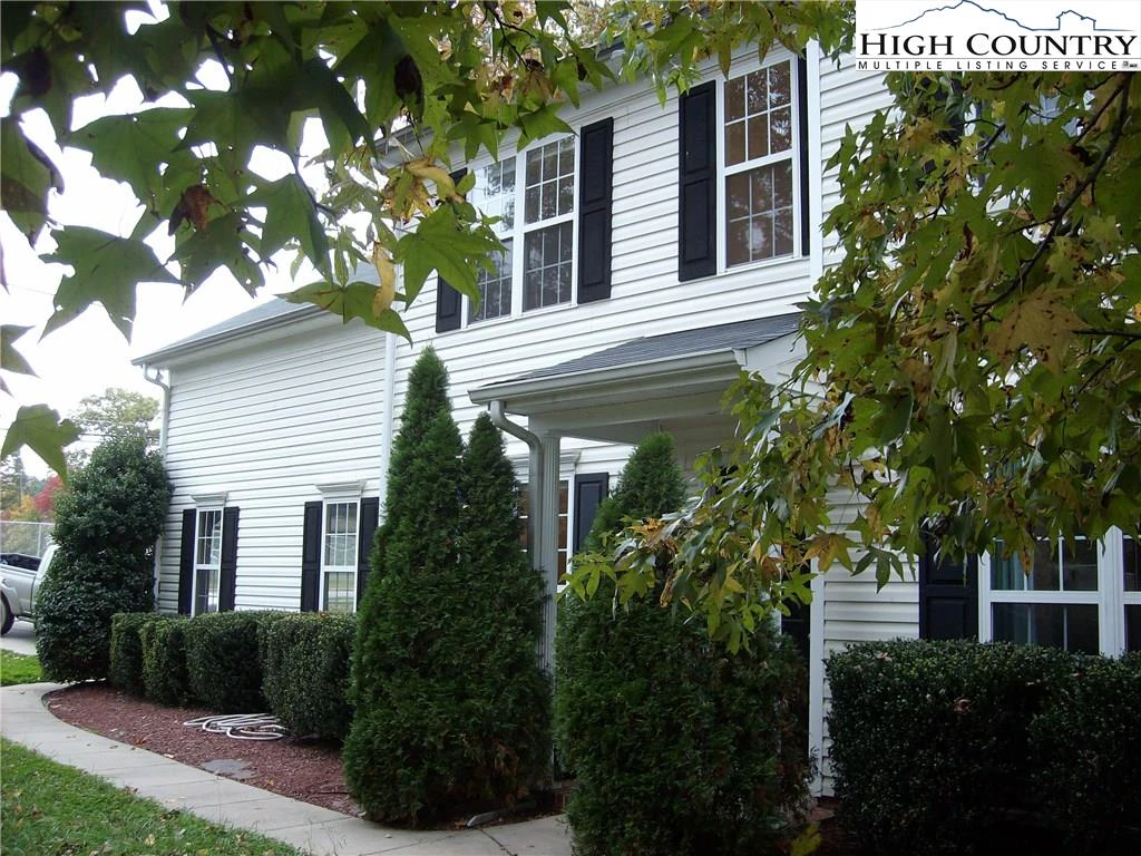 Image number 1 for the current listing