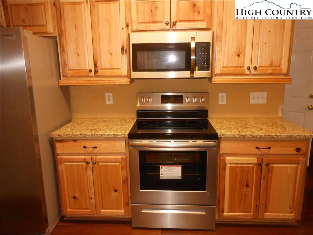 Image number 12 for the current listing