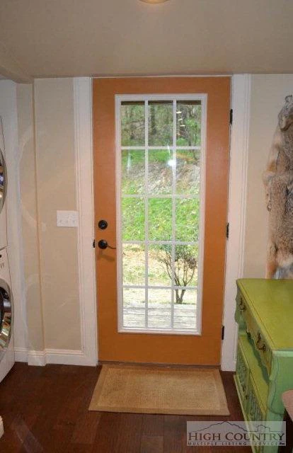 Image number 16 for the current listing