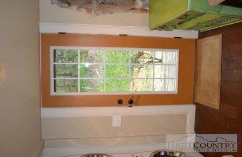Image number 7 for the current listing