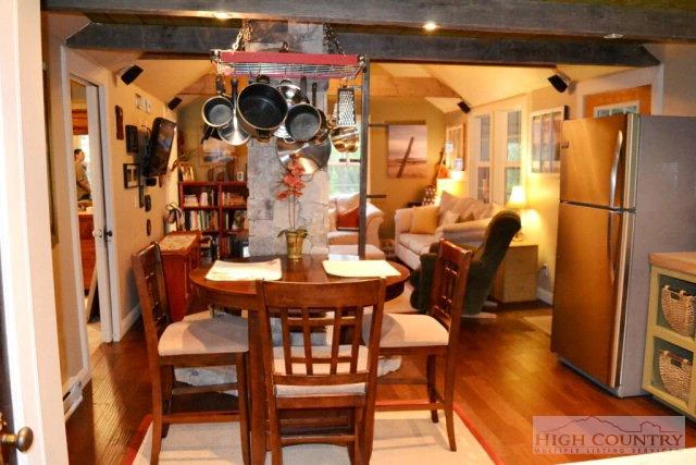 Image number 6 for the current listing
