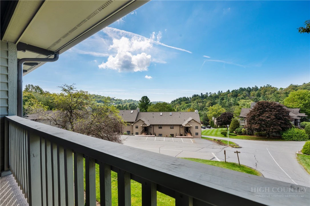 Image number 10 for the current listing