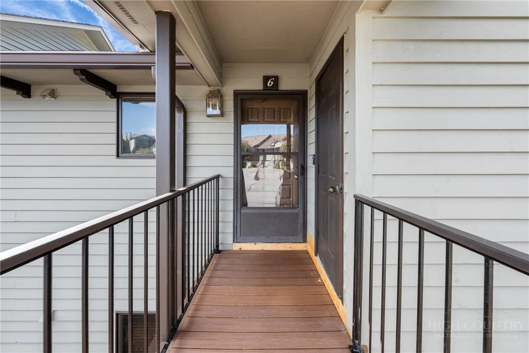 Image number 4 for the current listing