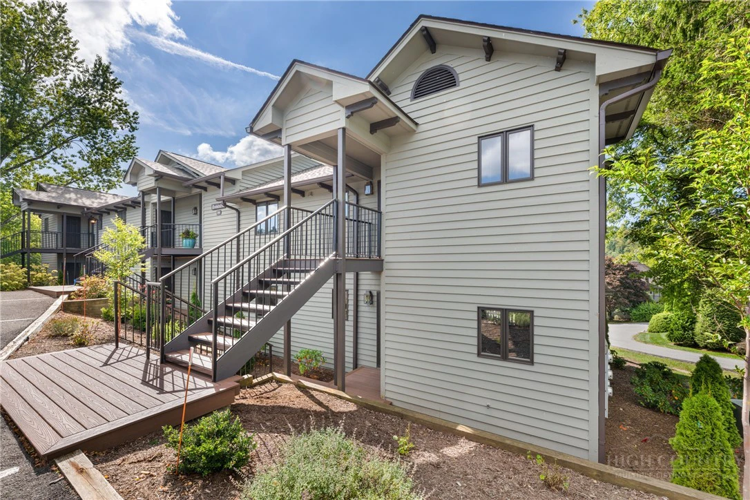 Image number 3 for the current listing