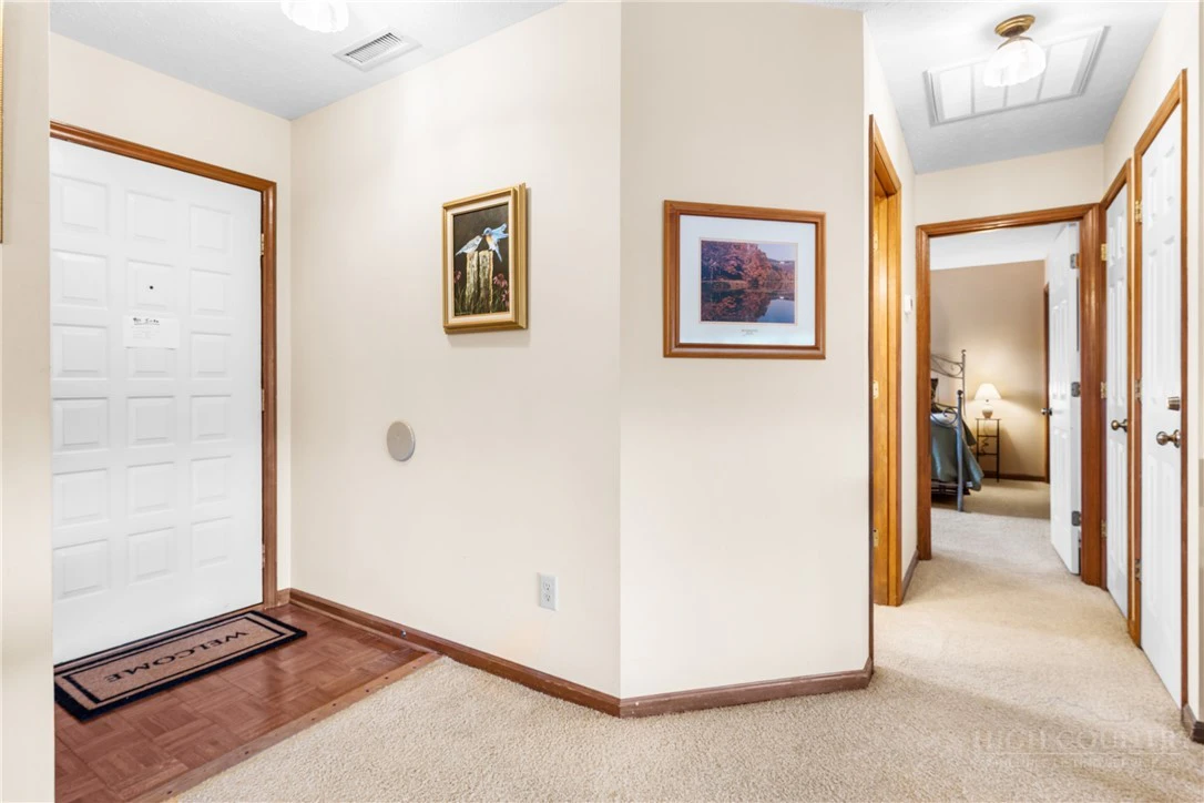Image number 14 for the current listing