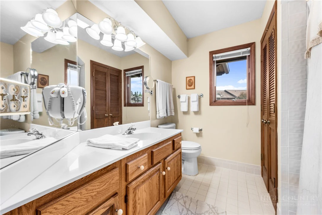 Image number 12 for the current listing