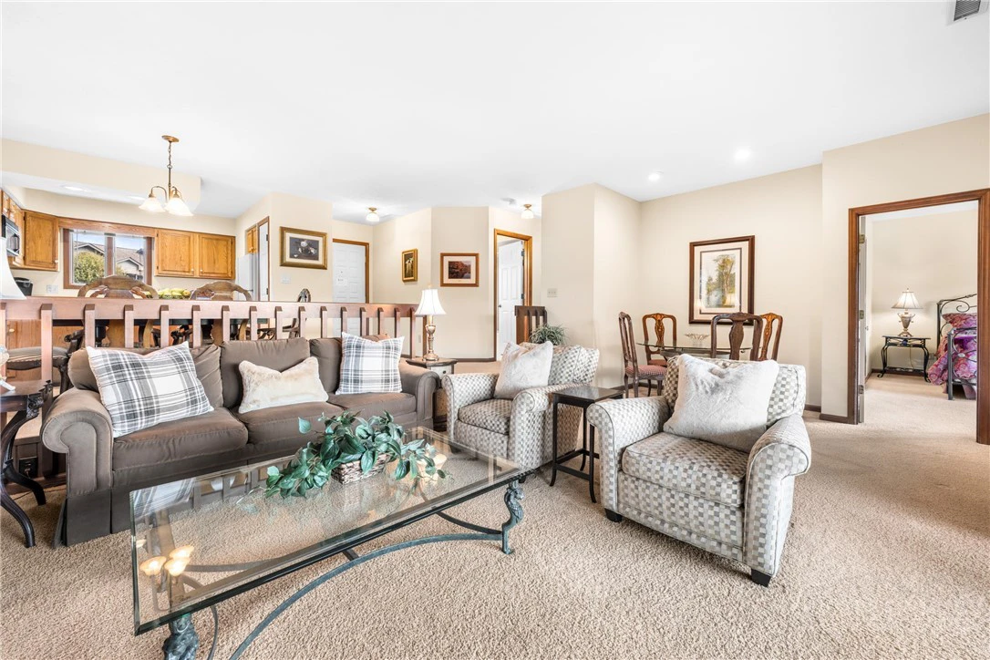 Image number 9 for the current listing