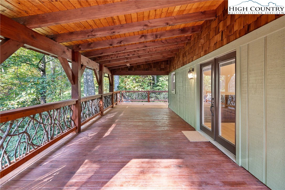 Image number 7 for the current listing