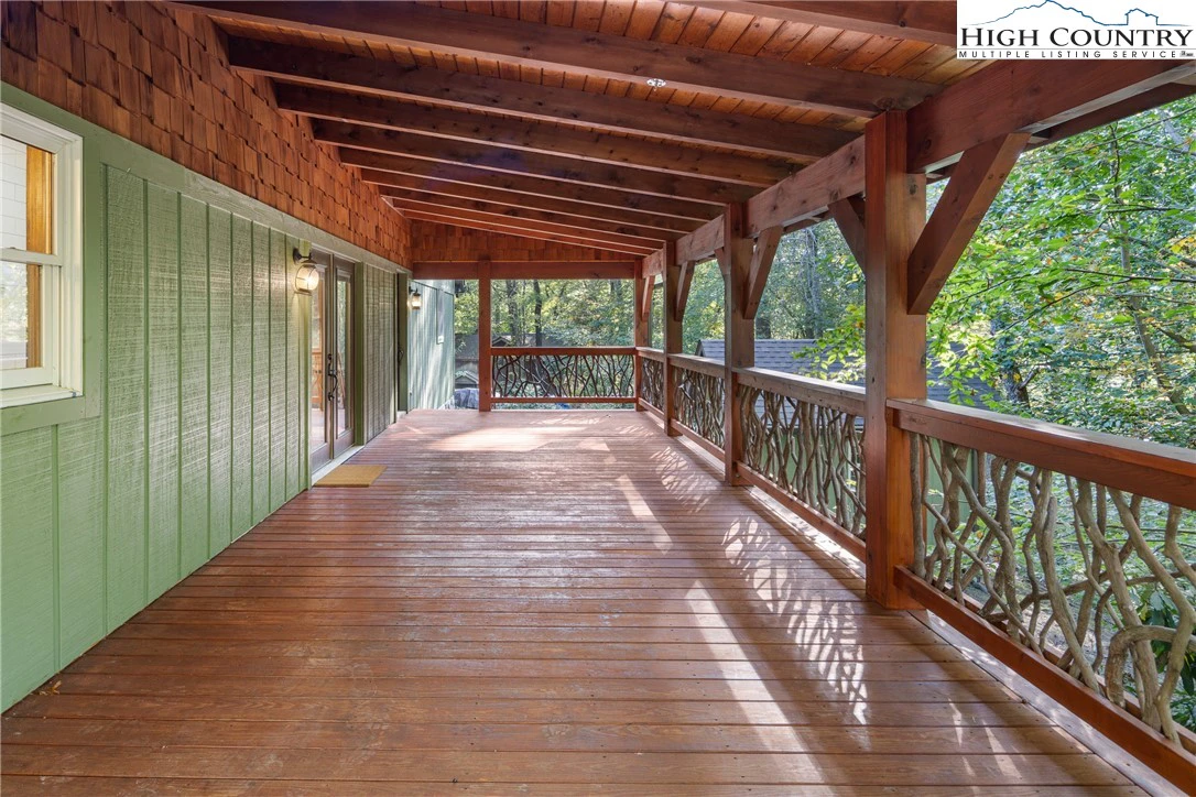 Image number 8 for the current listing