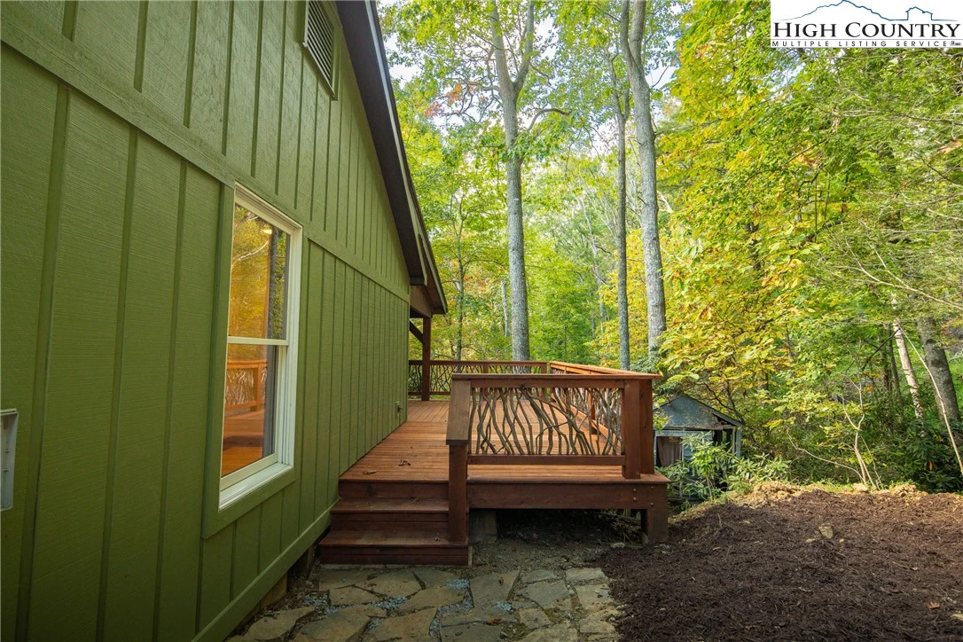 Image number 9 for the current listing