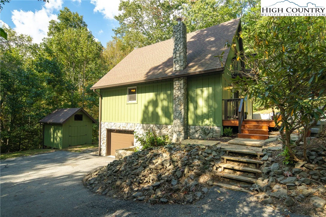 Image number 11 for the current listing