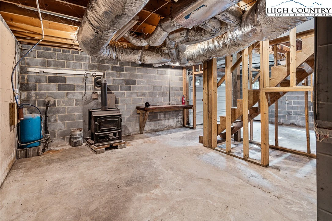 Image number 13 for the current listing