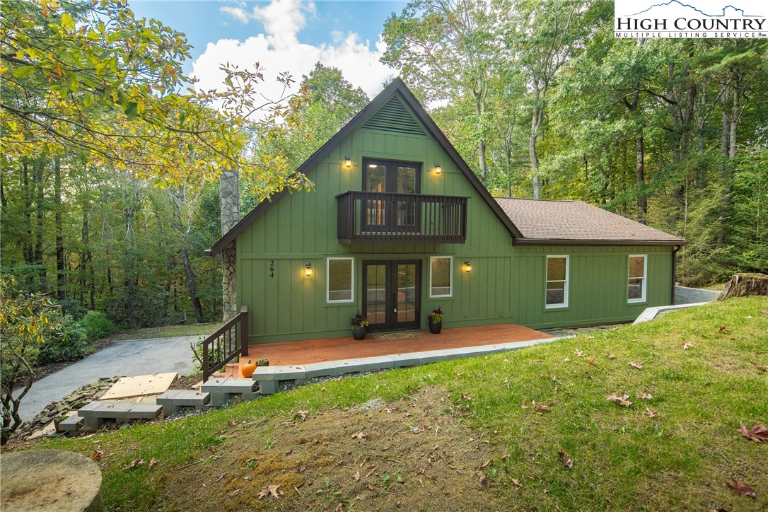 Image number 1 for the current listing
