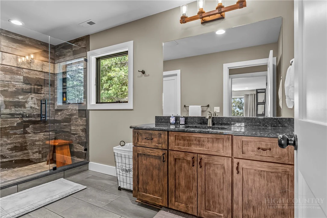 Image number 6 for the current listing