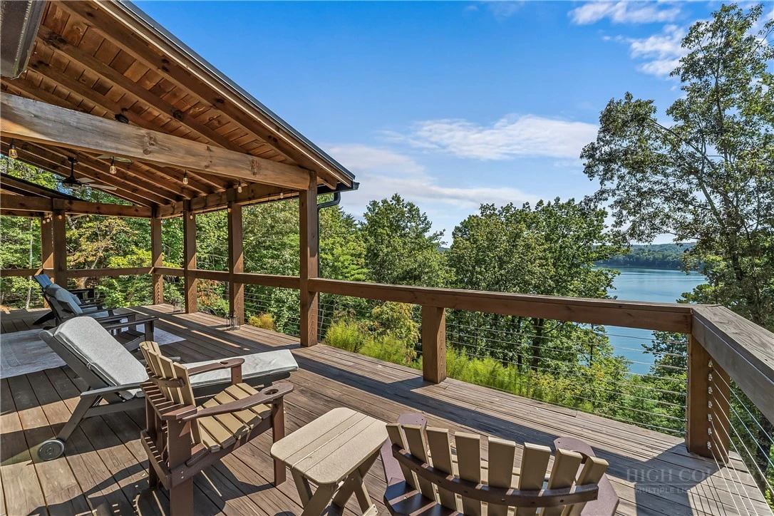 Image number 16 for the current listing