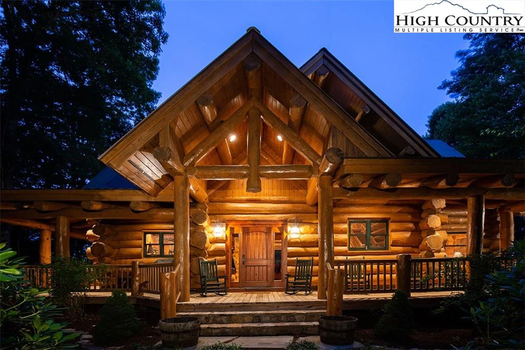 Image number 1 for the current listing