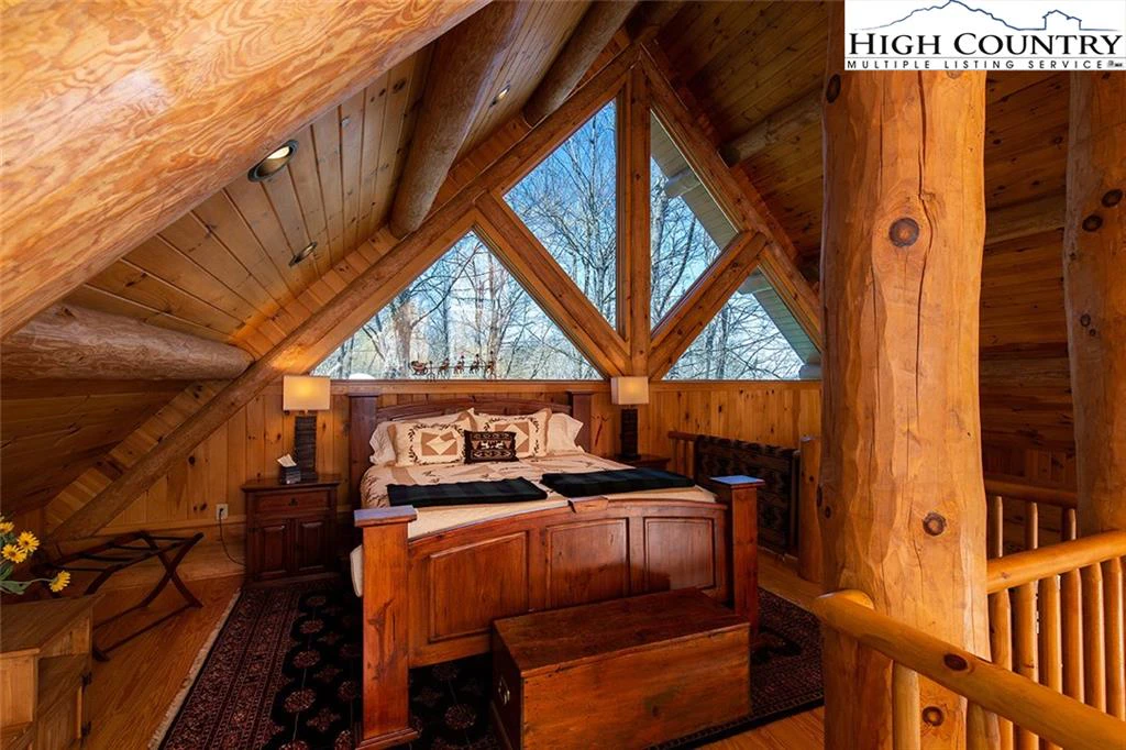 Image number 5 for the current listing