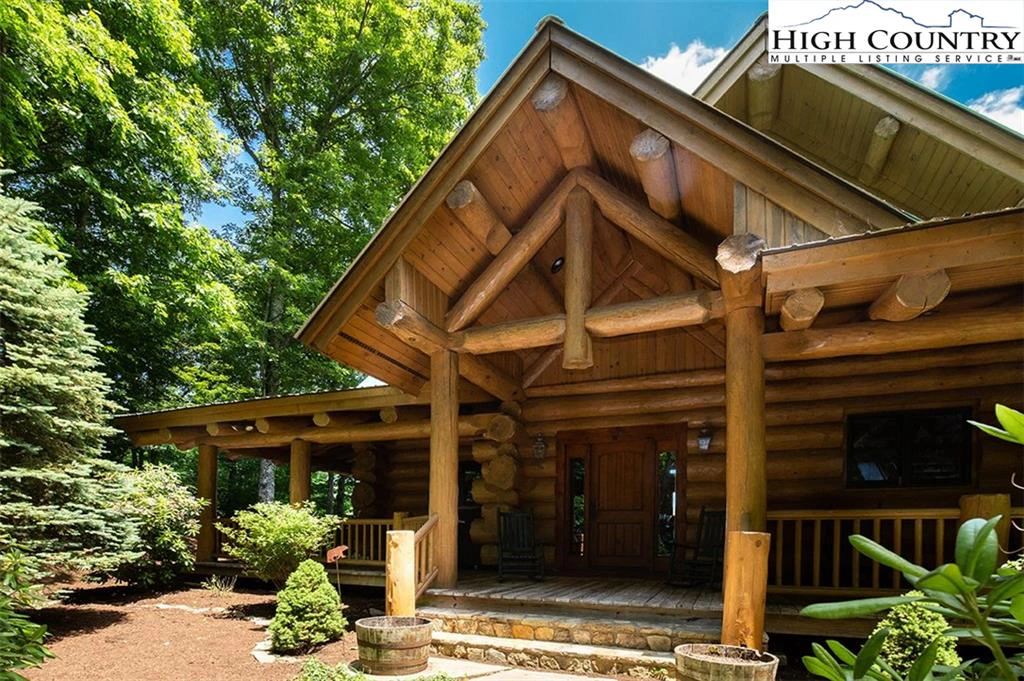 Image number 19 for the current listing