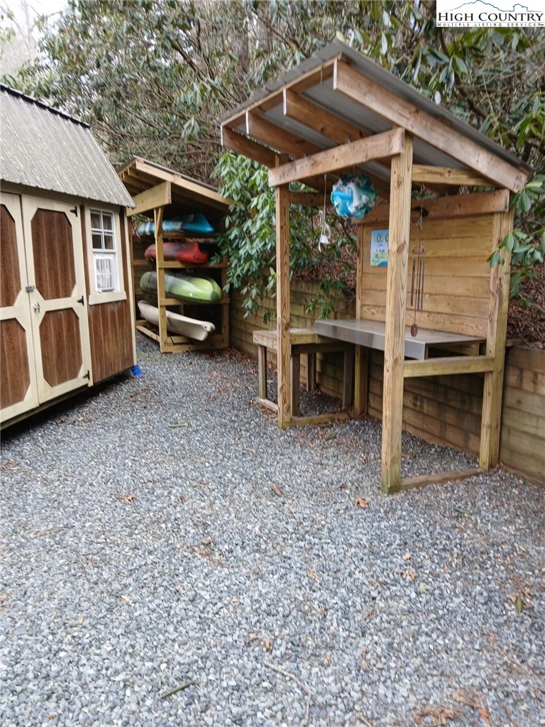 Image number 4 for the current listing