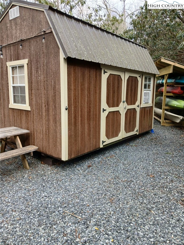 Image number 5 for the current listing