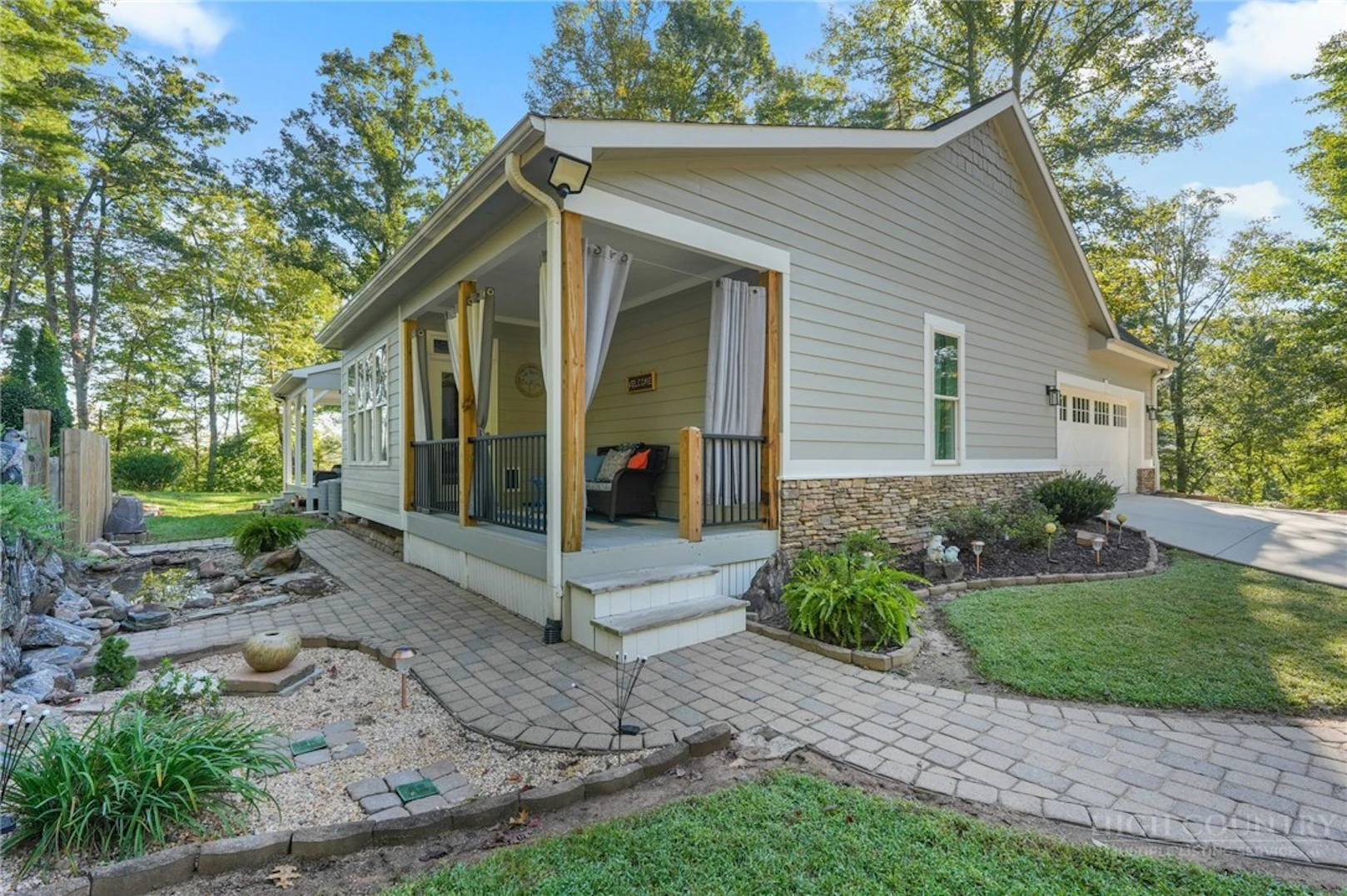 Image number 5 for the current listing