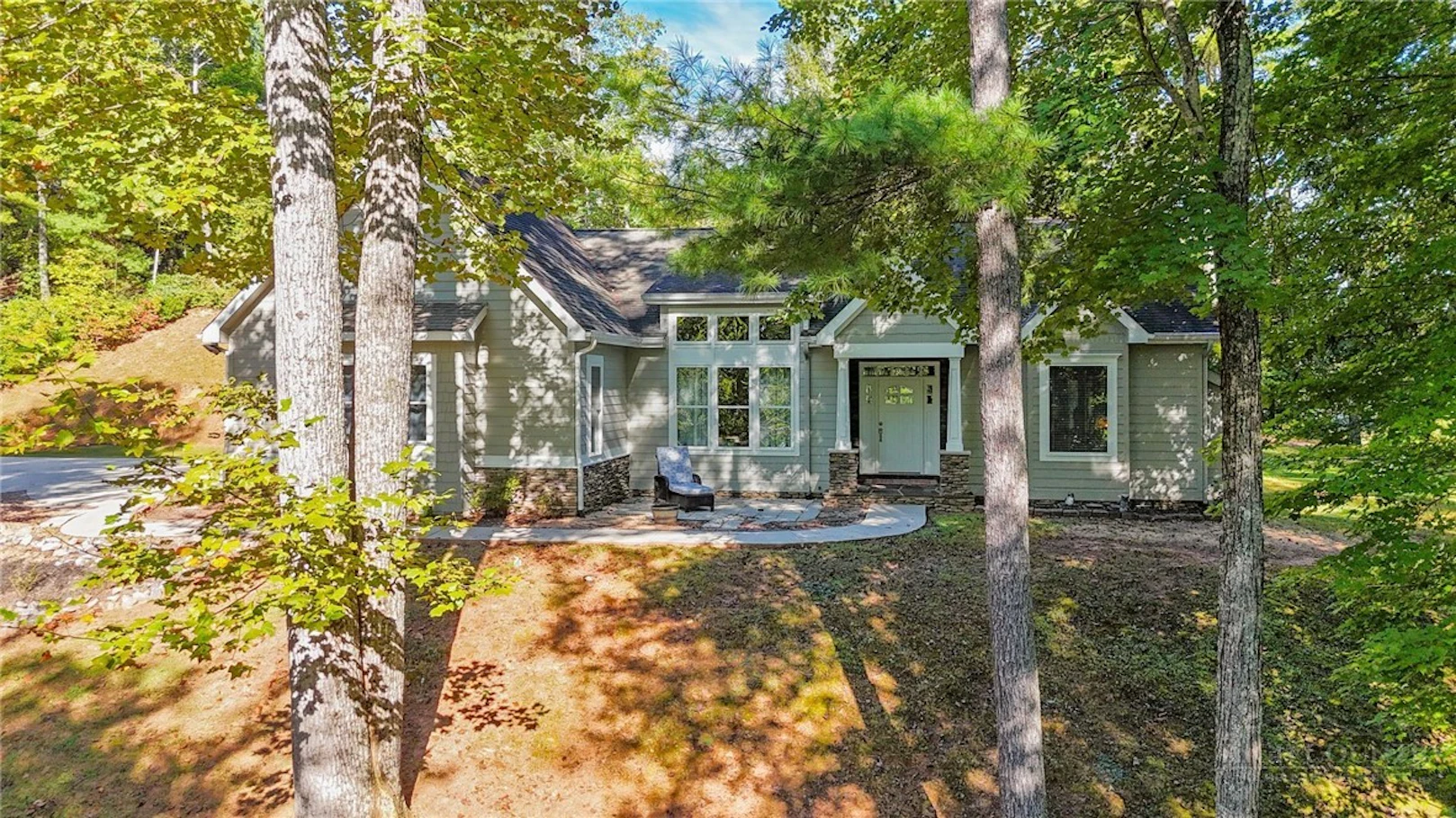 Image number 31 for the current listing