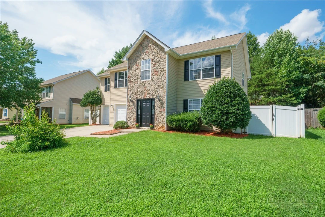 Image number 1 for the current listing