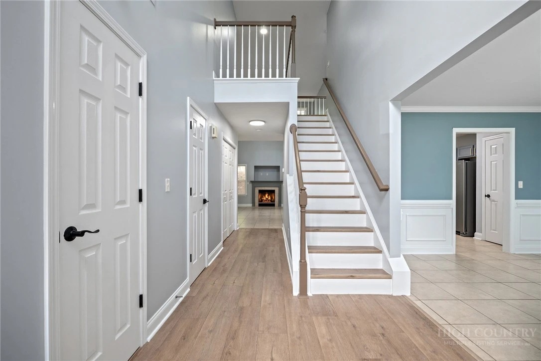 Image number 3 for the current listing