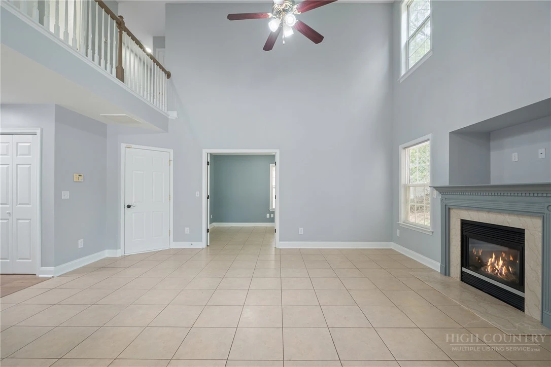 Image number 12 for the current listing