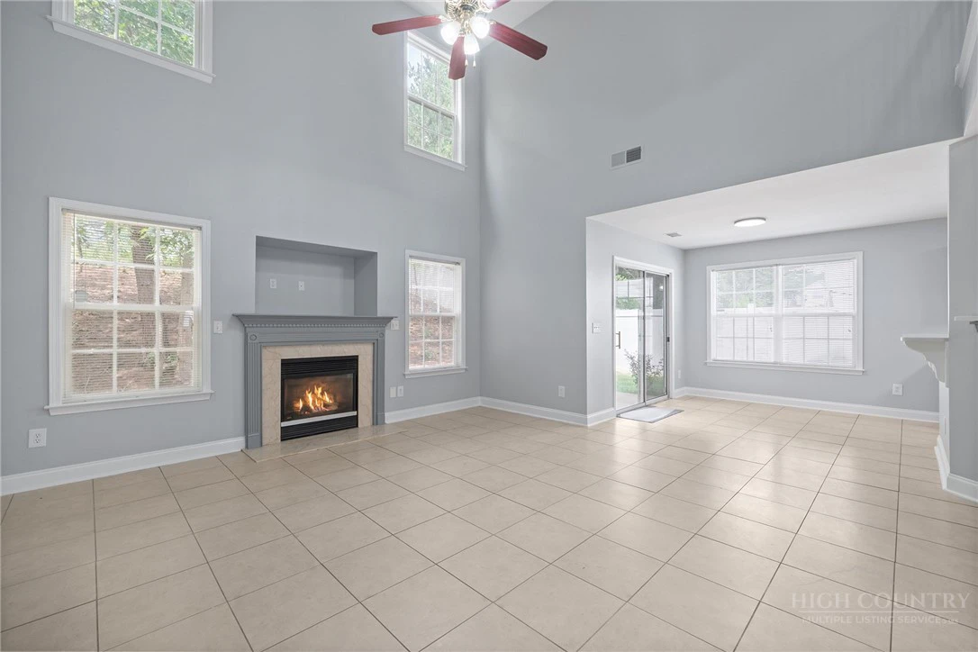 Image number 16 for the current listing