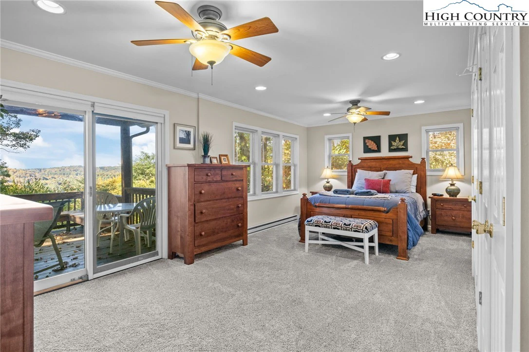 Image number 21 for the current listing