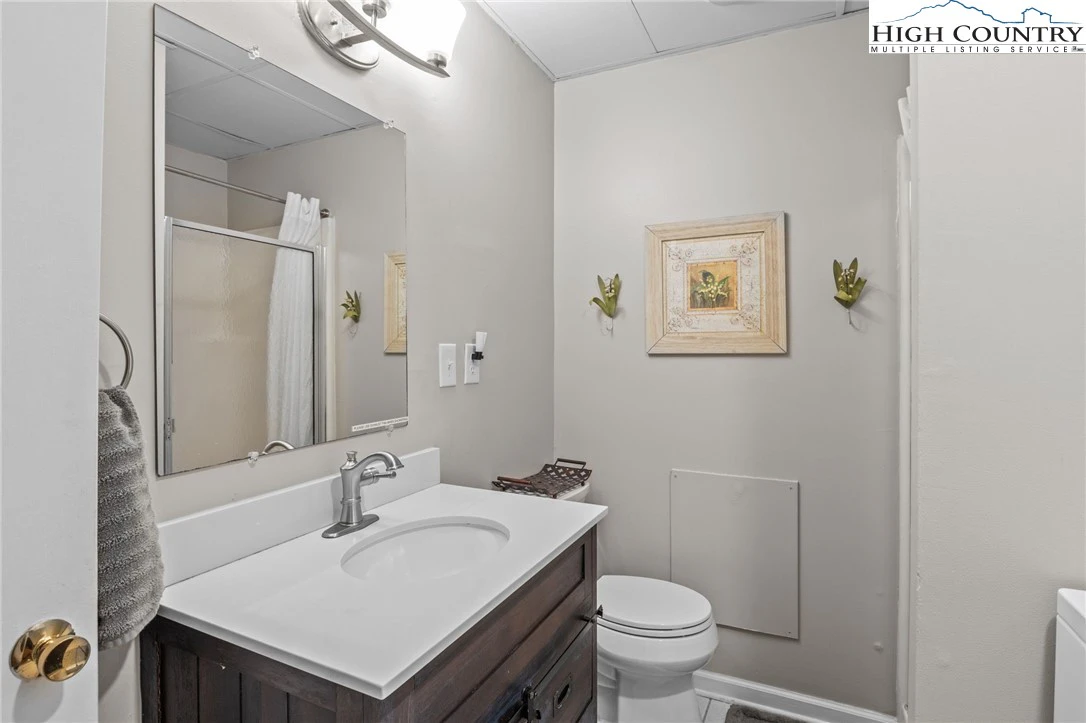 Image number 7 for the current listing