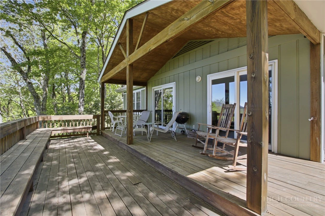 Image number 11 for the current listing
