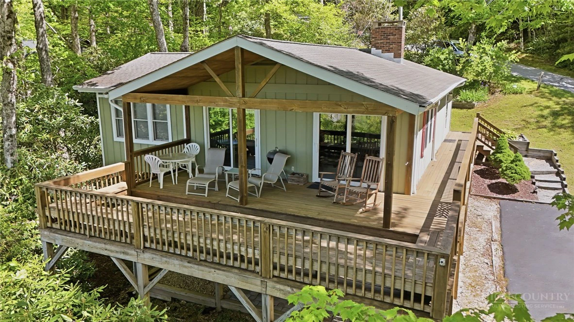 Image number 17 for the current listing