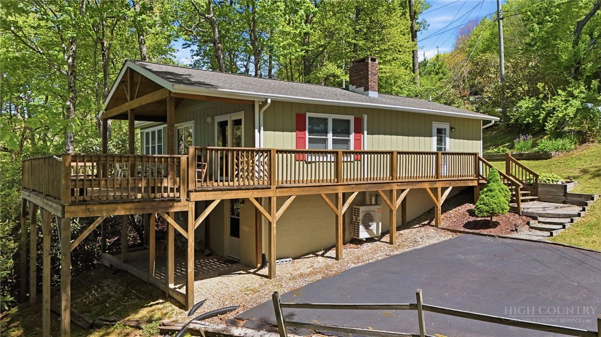 Image number 1 for the current listing