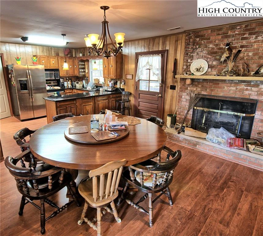 Image number 10 for the current listing