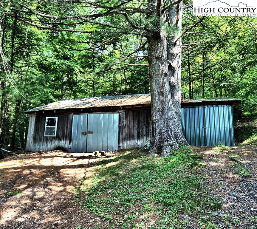Image number 16 for the current listing