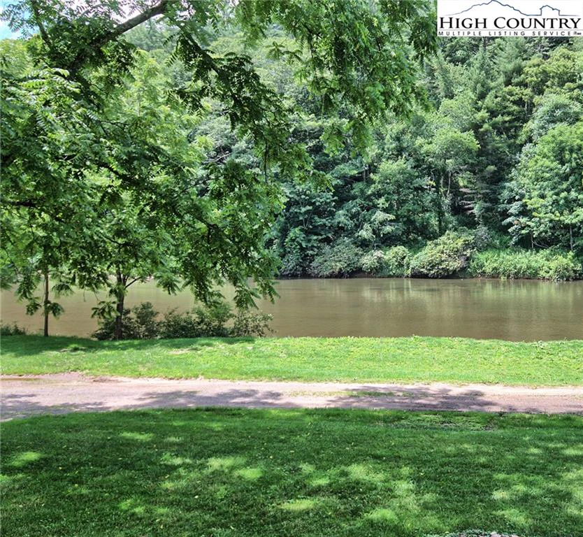 Image number 17 for the current listing