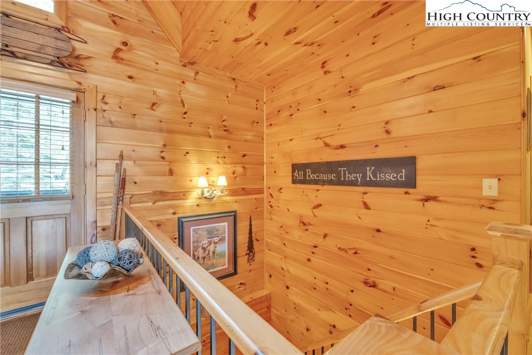Image number 3 for the current listing