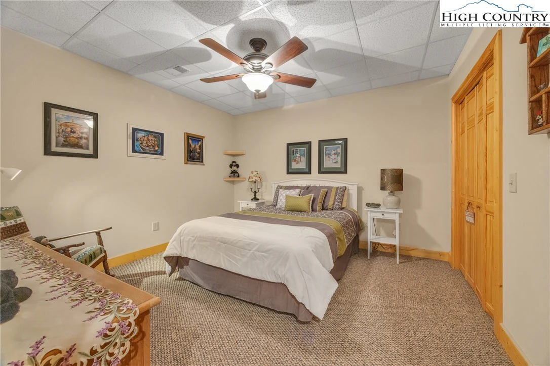 Image number 2 for the current listing