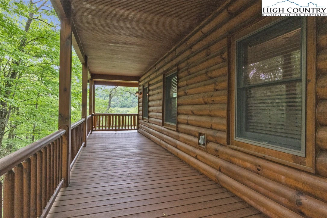 Image number 18 for the current listing