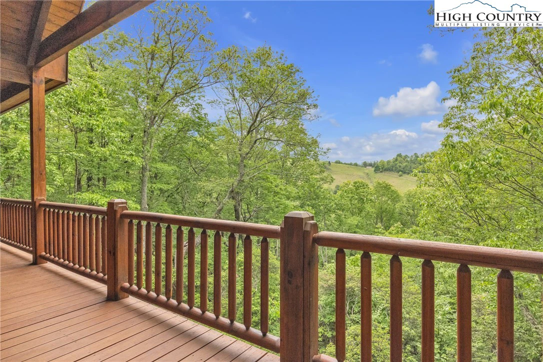 Image number 21 for the current listing