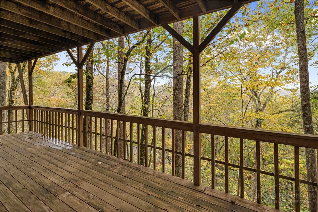 Image number 14 for the current listing