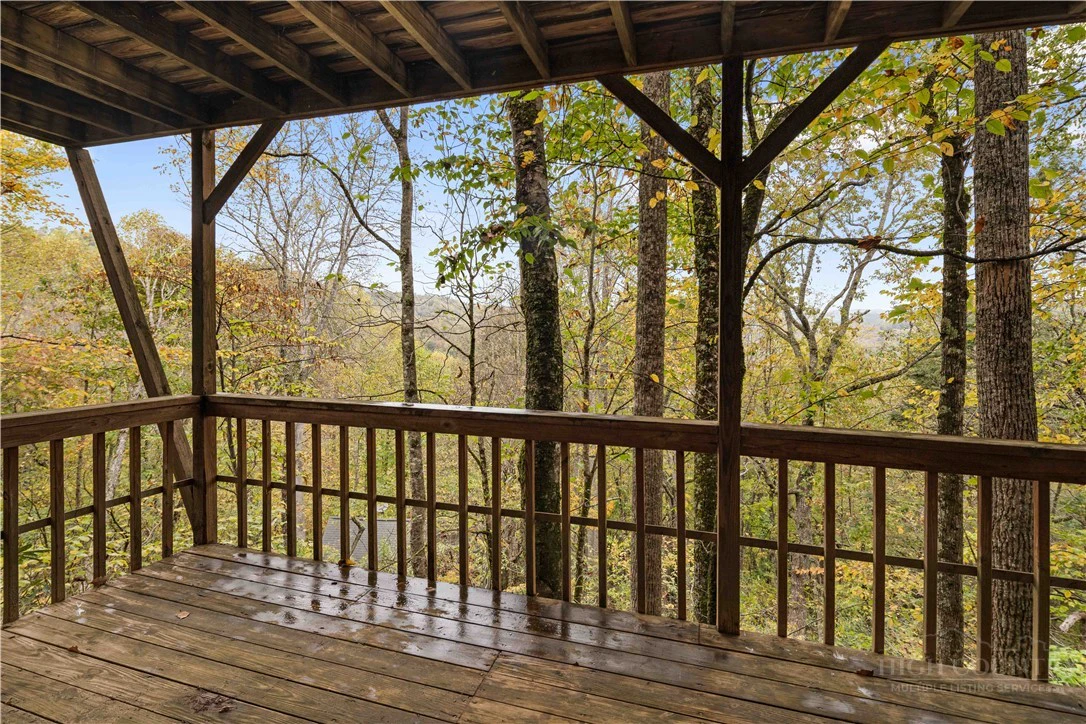 Image number 15 for the current listing