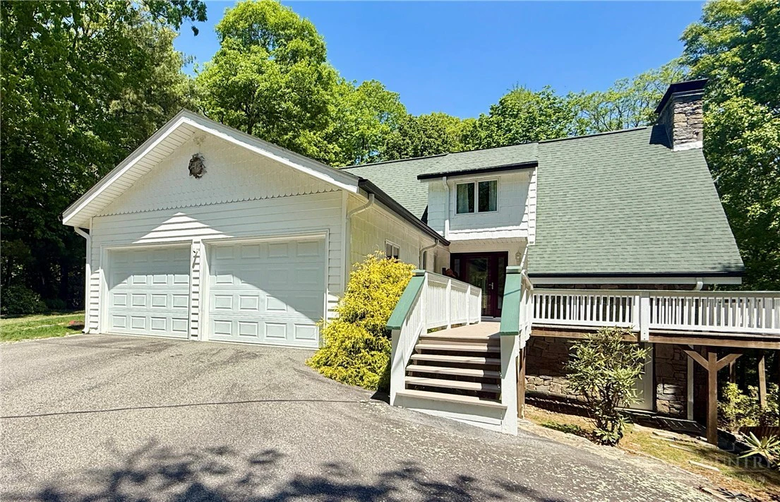 Image number 1 for the current listing